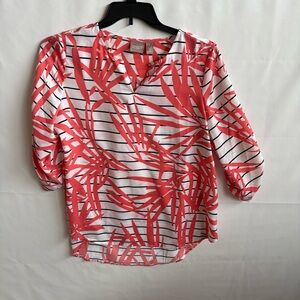 Chico's Coral Palm-Print V-Neck Blouse.  Size 1. PTP 21”. Length 27”.